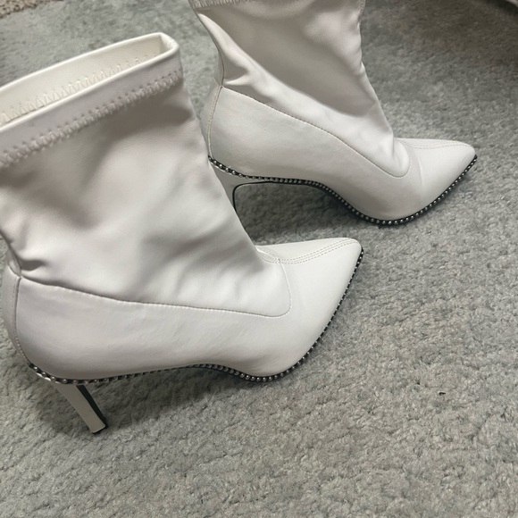 barlll brand white booties, excellent condition, size 7. - Picture 5 of 6